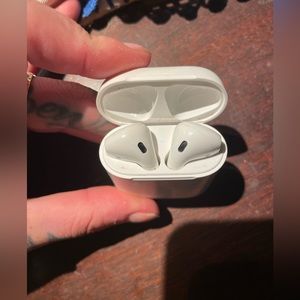 Apple AirPods